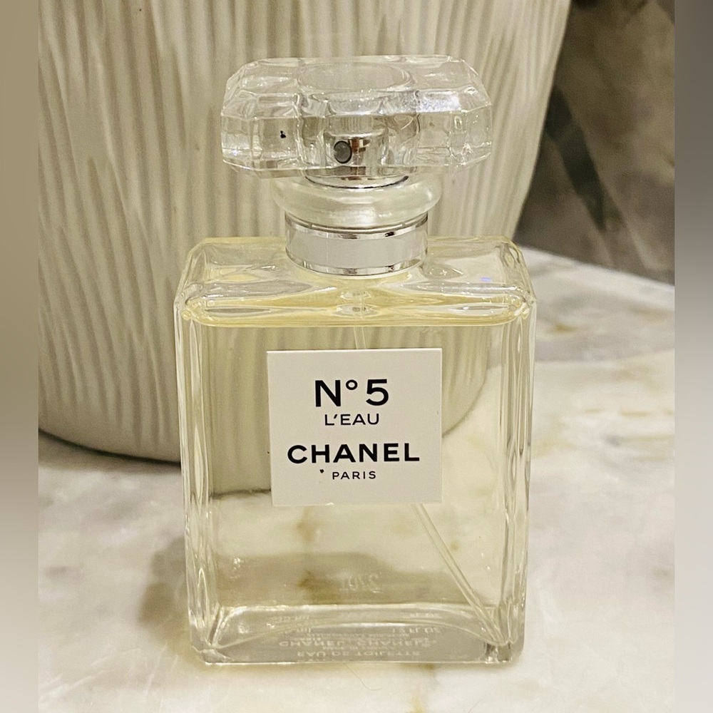 Chanel No. 5 Eau De Toilette Spray 1.2 fl oz FULL